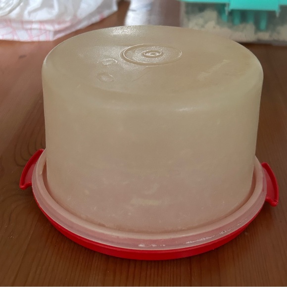 Tupperware Toys Cake Keeper - Picture 1 of 6